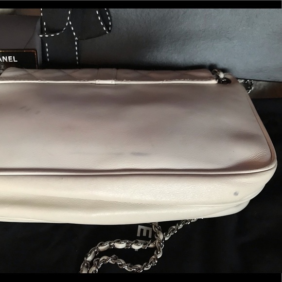 CHANEL Cream Quilted Flap Crossbody Handbag WOC - Picture 7 of 14